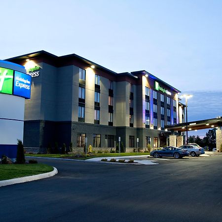 Holiday Inn Express Pembroke By Ihg Екстер'єр фото