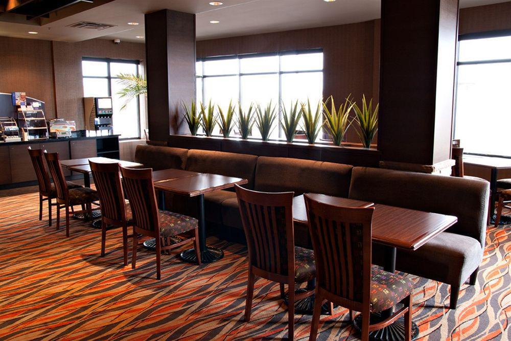 Holiday Inn Express Pembroke By Ihg Екстер'єр фото