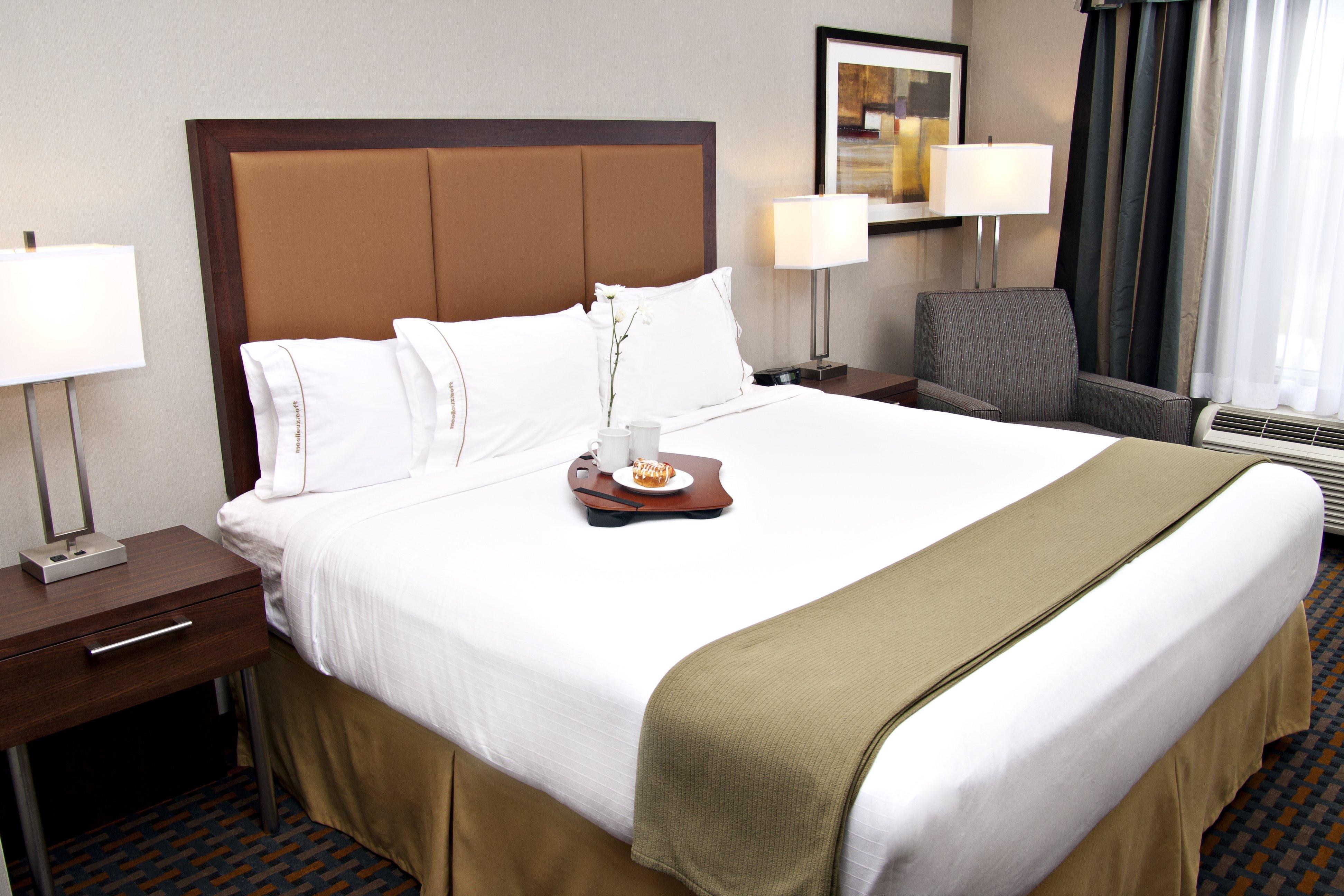 Holiday Inn Express Pembroke By Ihg Екстер'єр фото
