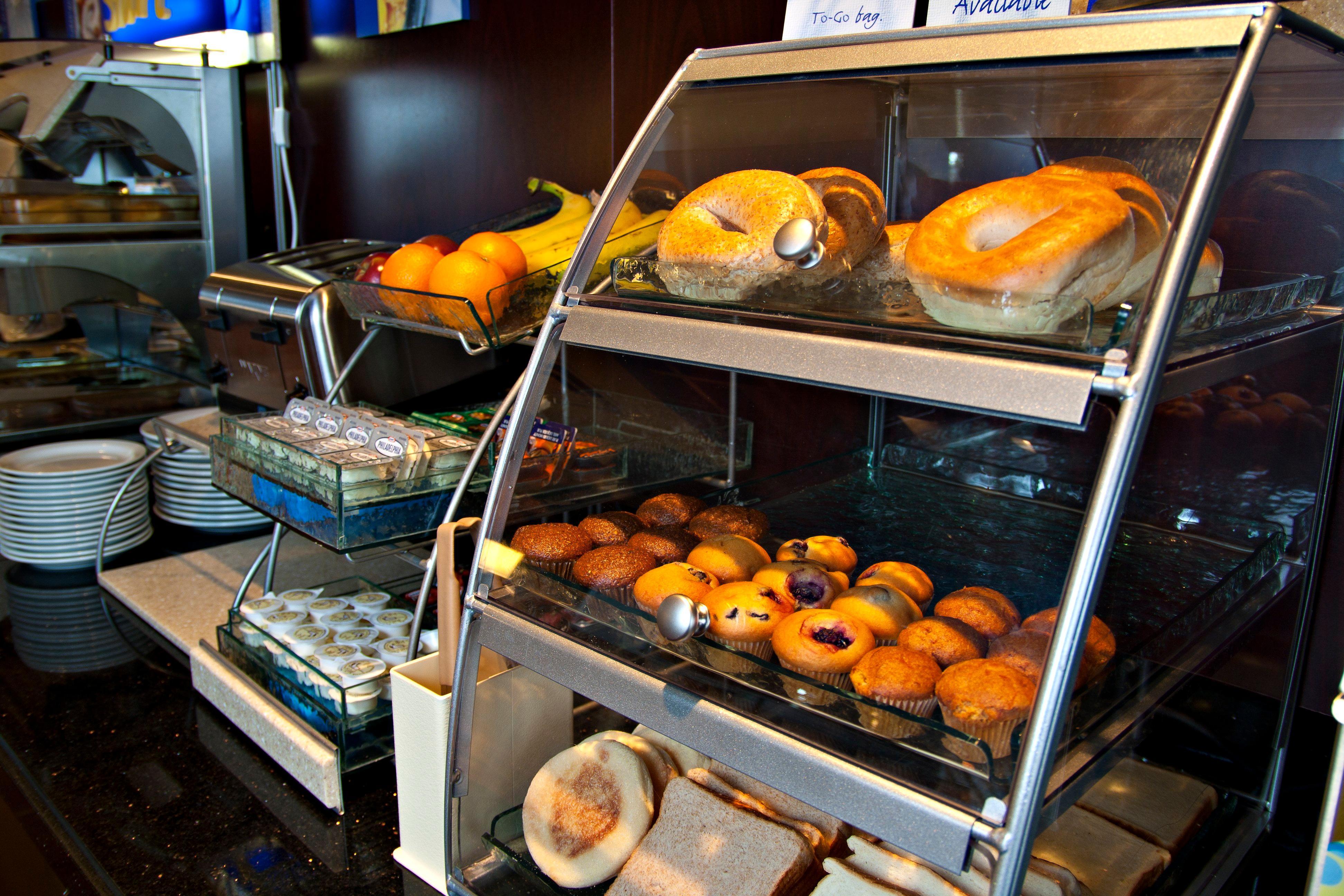Holiday Inn Express Pembroke By Ihg Екстер'єр фото