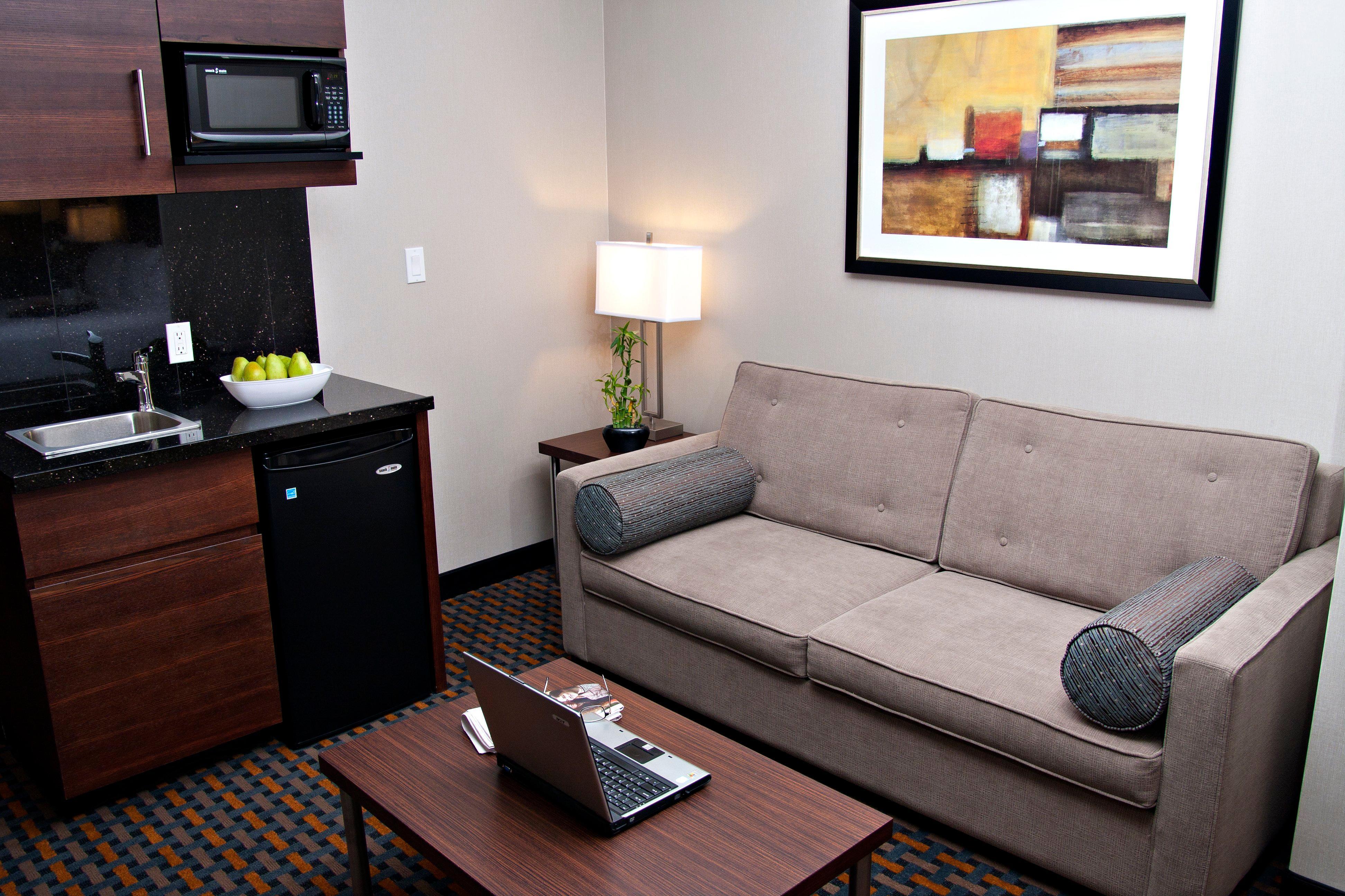 Holiday Inn Express Pembroke By Ihg Екстер'єр фото
