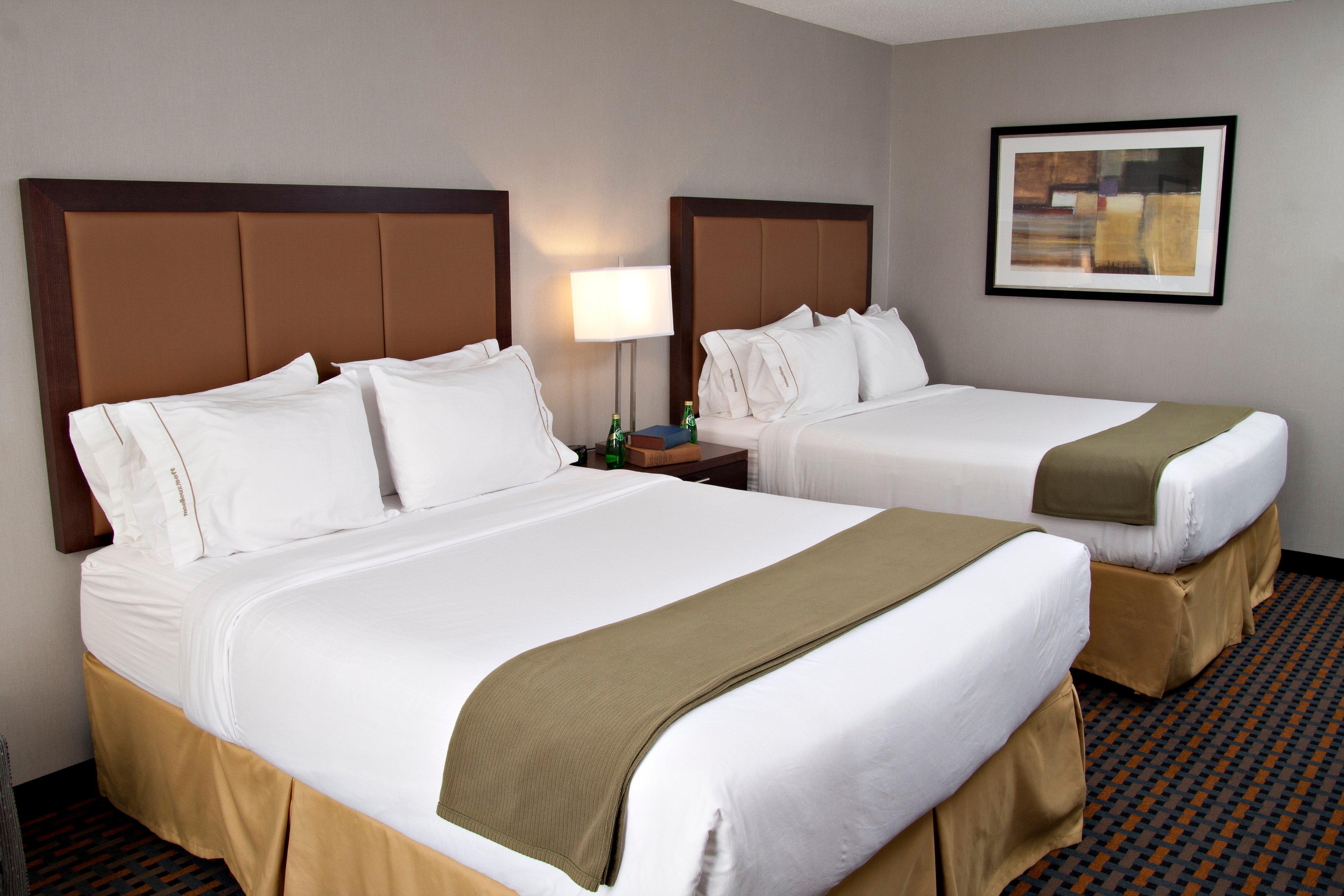 Holiday Inn Express Pembroke By Ihg Екстер'єр фото