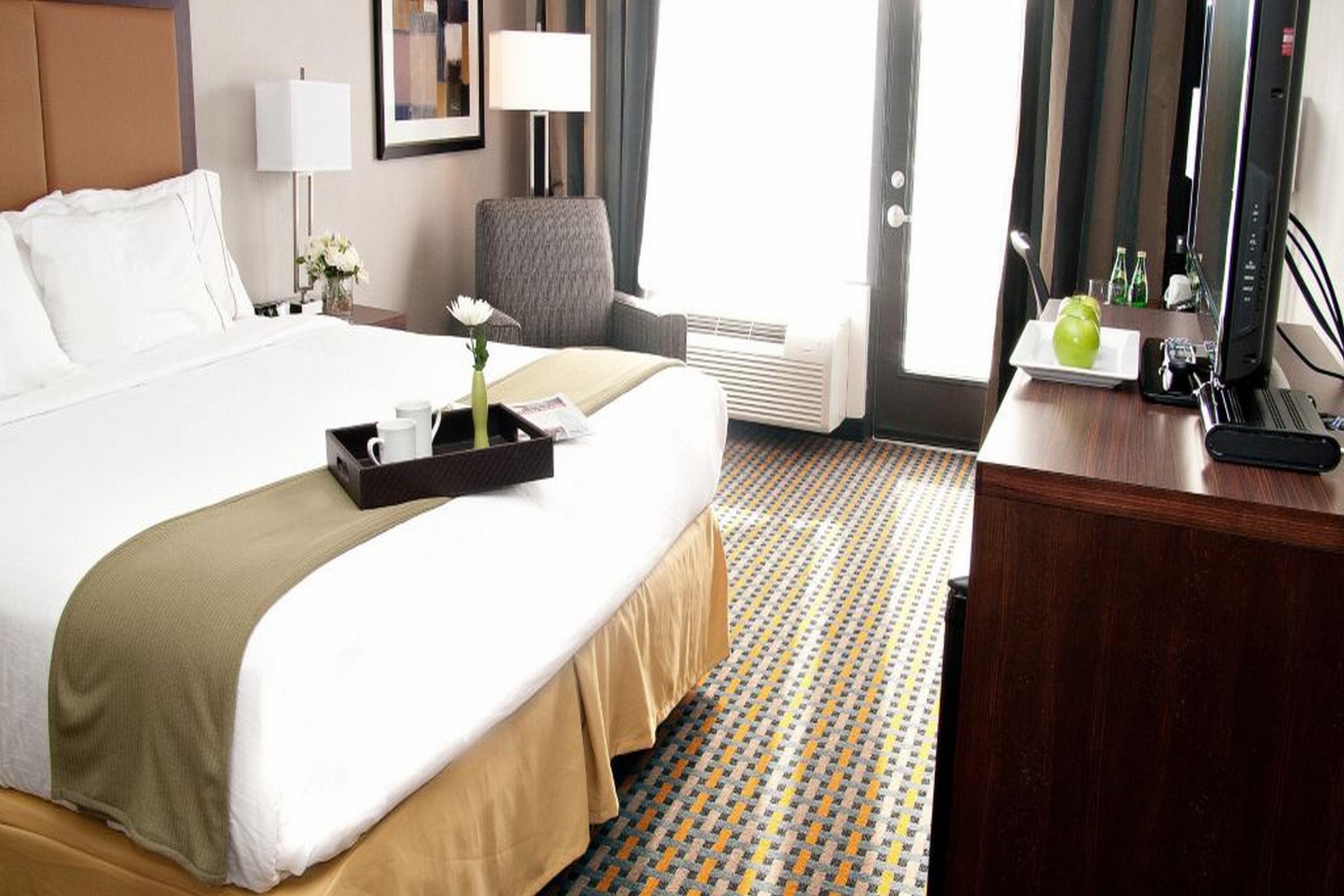 Holiday Inn Express Pembroke By Ihg Екстер'єр фото