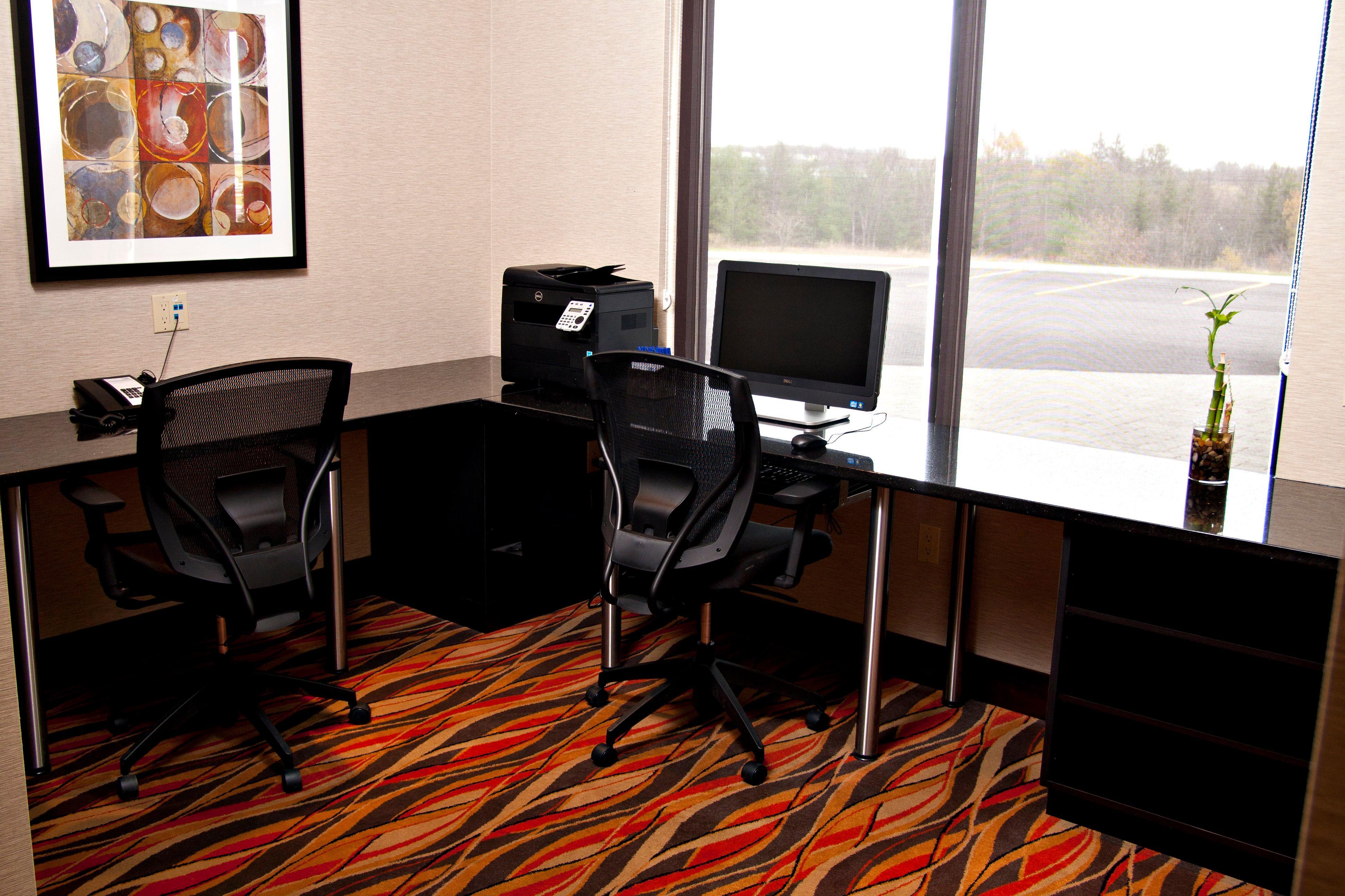Holiday Inn Express Pembroke By Ihg Екстер'єр фото