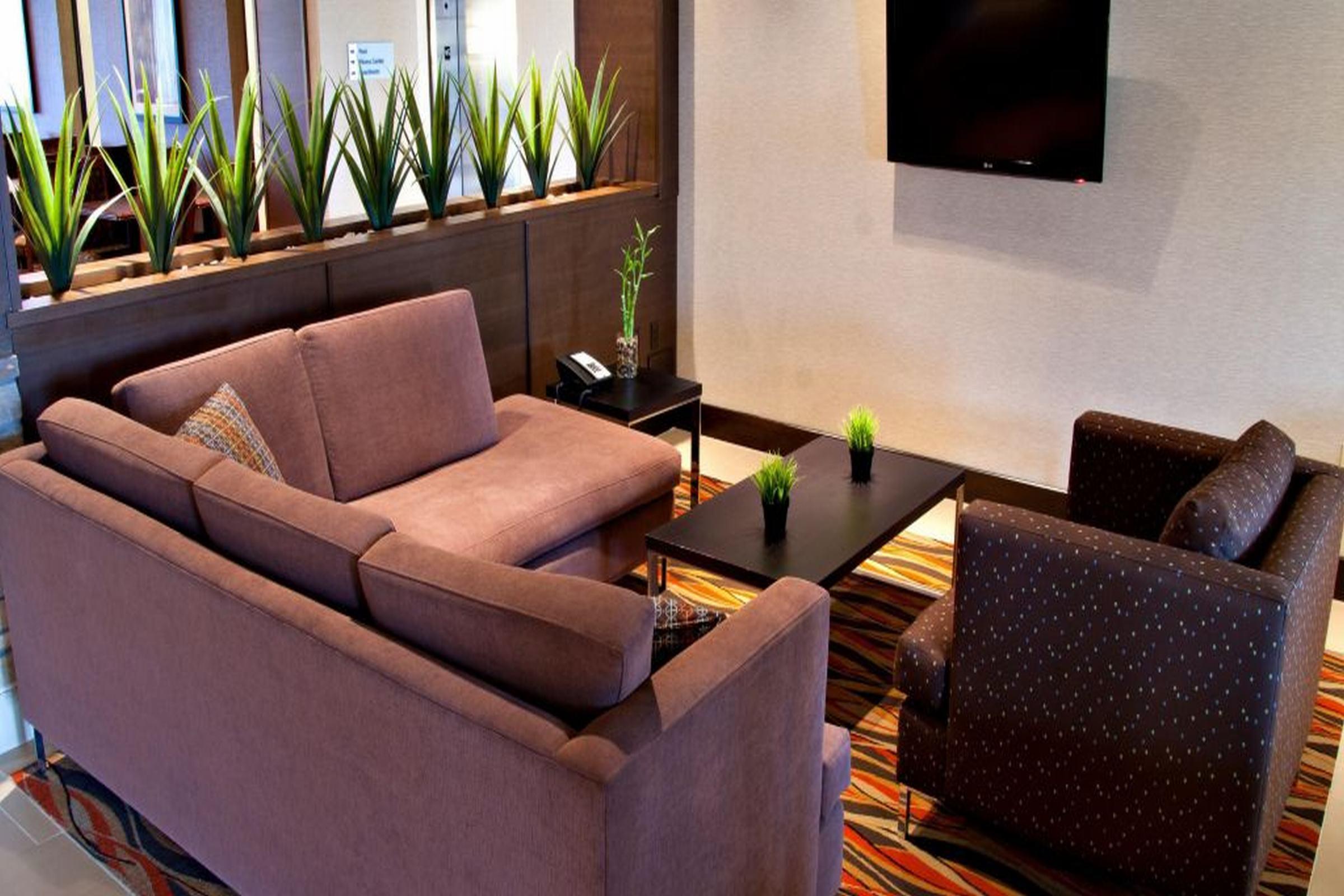 Holiday Inn Express Pembroke By Ihg Екстер'єр фото