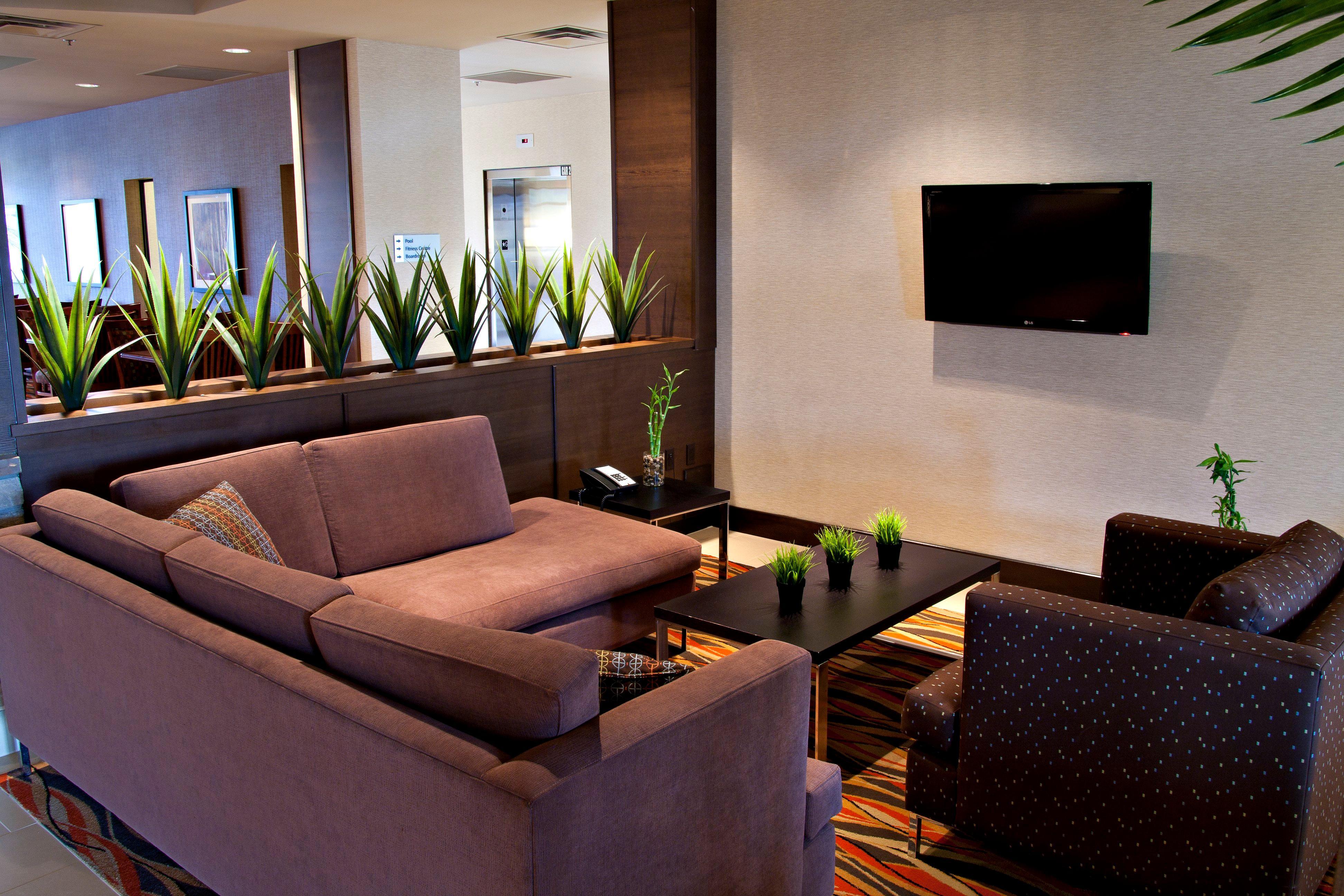 Holiday Inn Express Pembroke By Ihg Екстер'єр фото