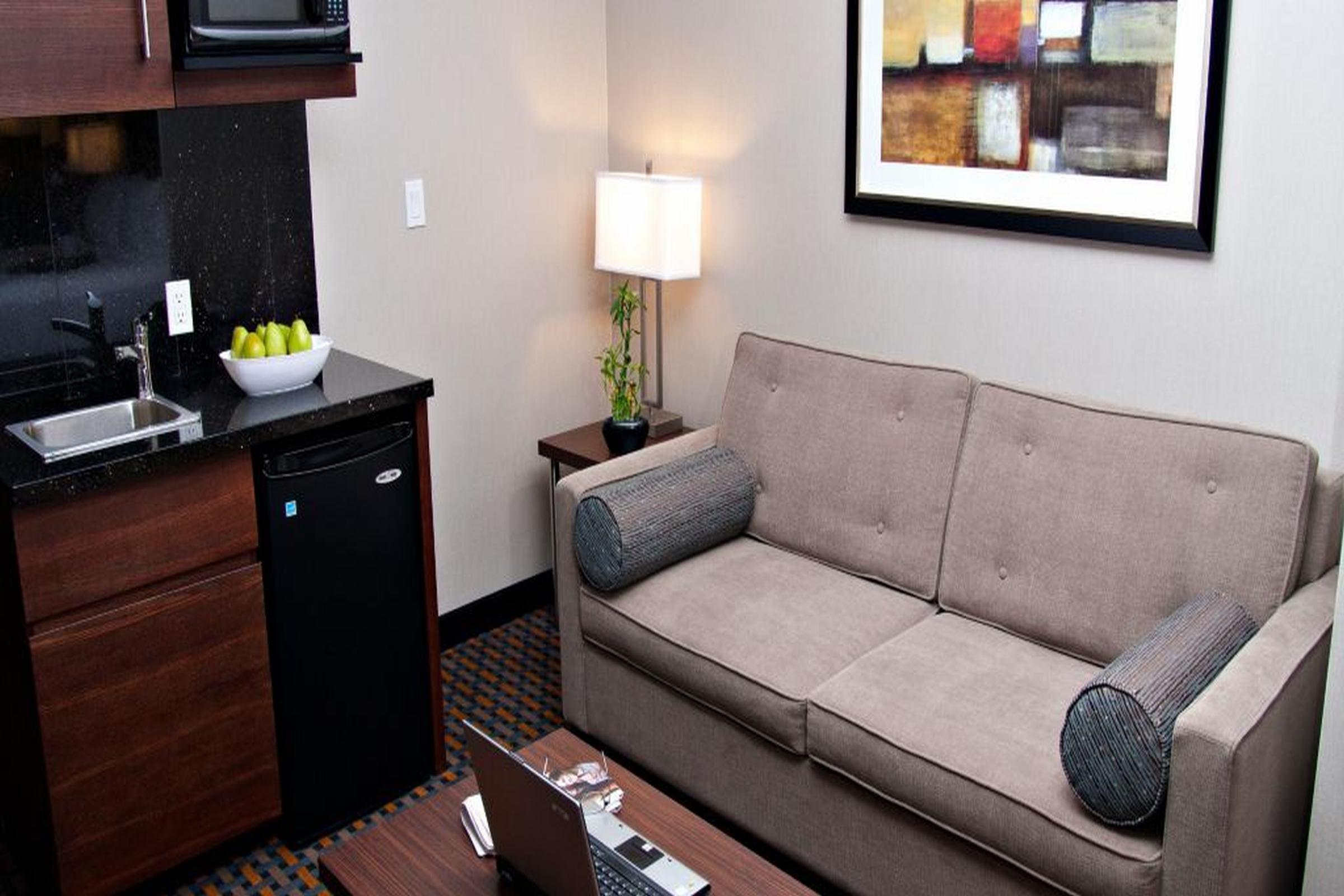Holiday Inn Express Pembroke By Ihg Екстер'єр фото