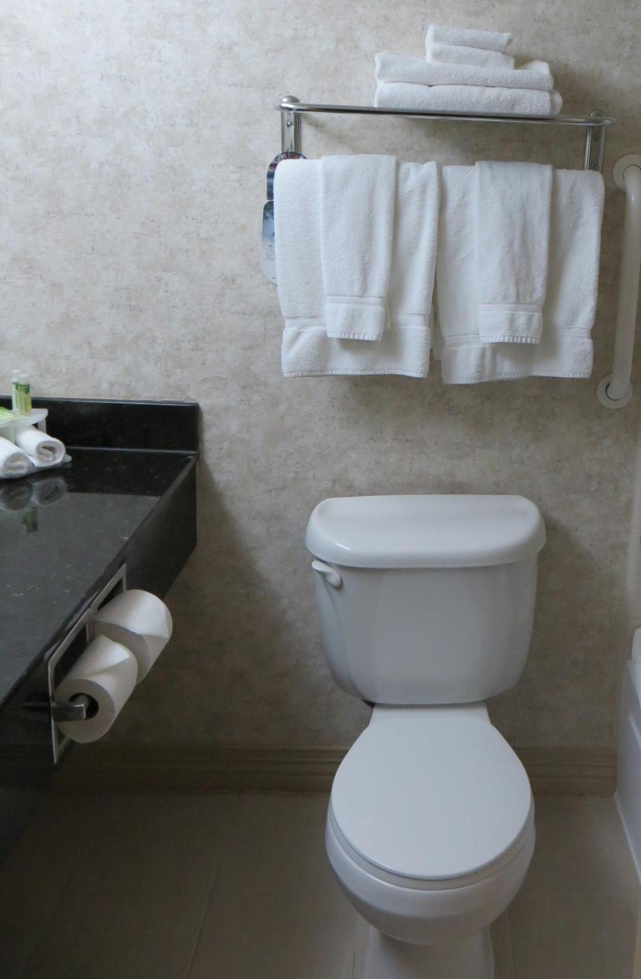 Holiday Inn Express Pembroke By Ihg Номер фото