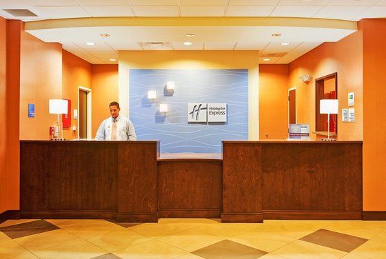 Holiday Inn Express Pembroke By Ihg Екстер'єр фото