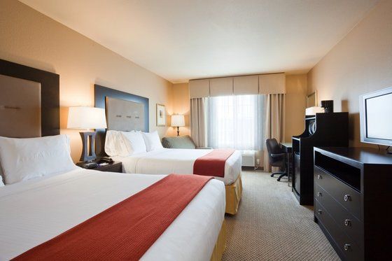 Holiday Inn Express Pembroke By Ihg Екстер'єр фото